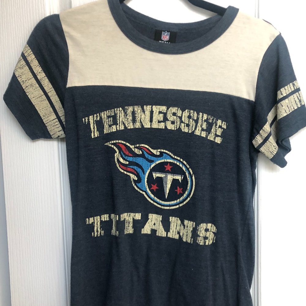 Womens Tennessee Titans Fitted Tee-Size Small